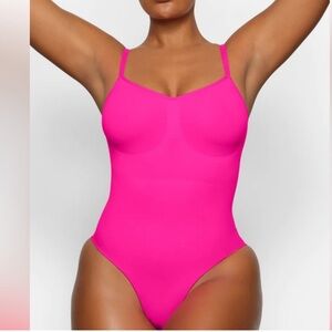 SKIMS Seamless Sculpting Flamingo Pink NWOT S/M
